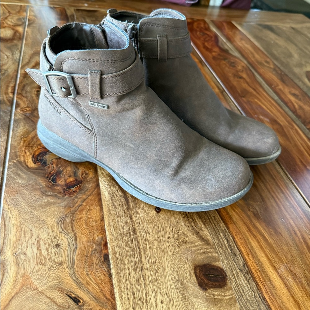 Merrell women’s Brown Ankle Boots